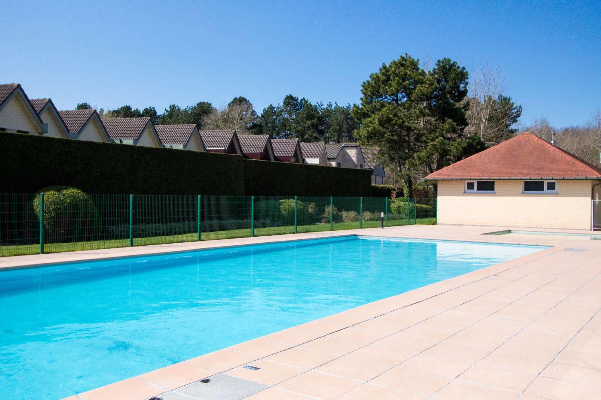 Holiday Suites De Haan Luaran gambar